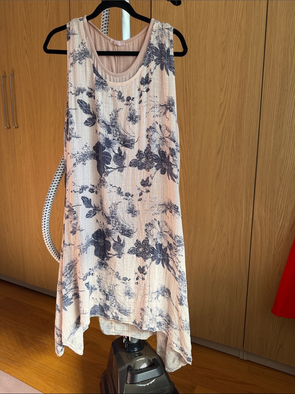 Italian 100% Linen Floral Tank Top - Light Pink with Navy Print Never Worn